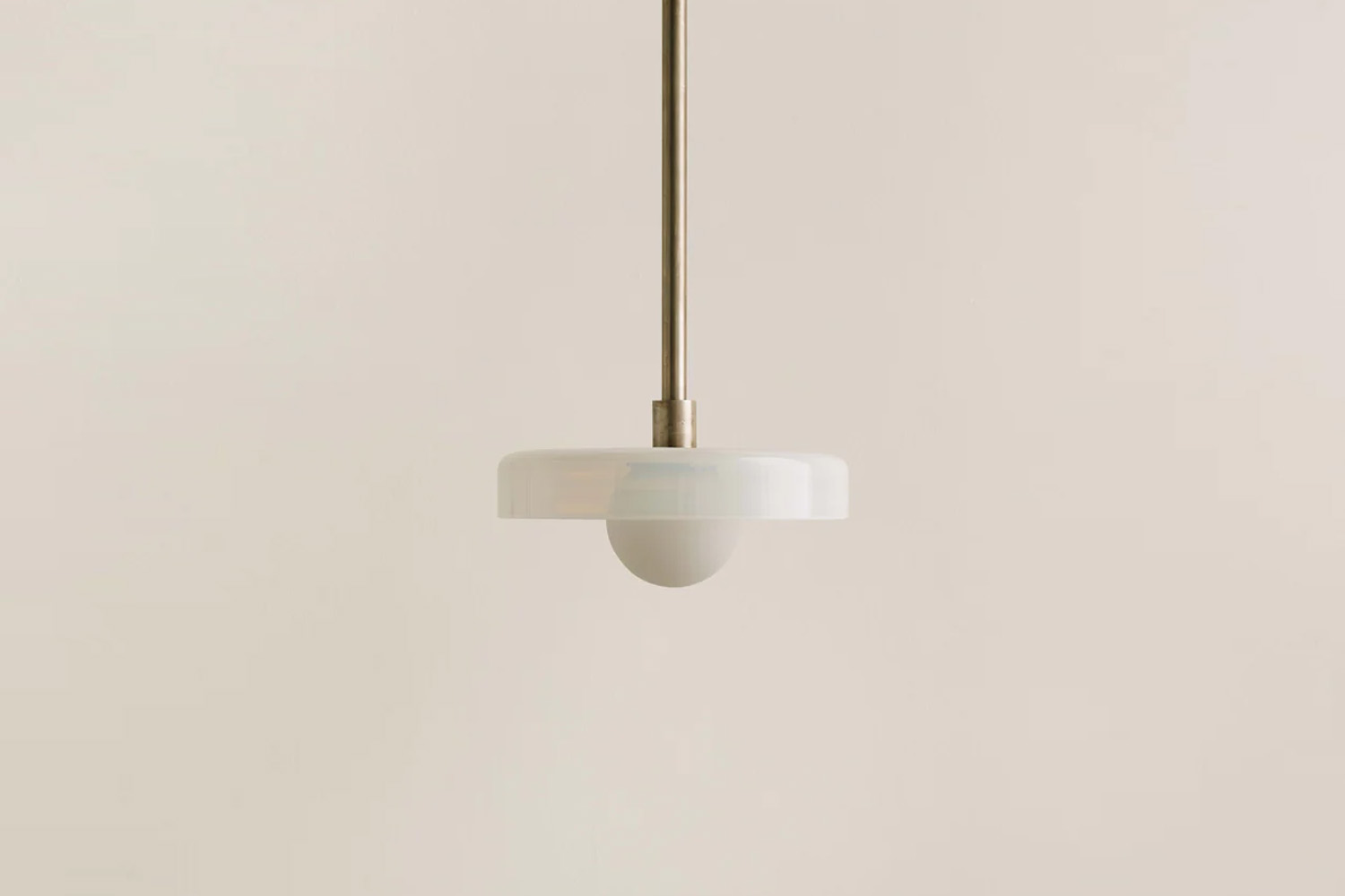 10 Best Minimalist Disc Pendant Lights: A Guide to Modern Architectural Illumination