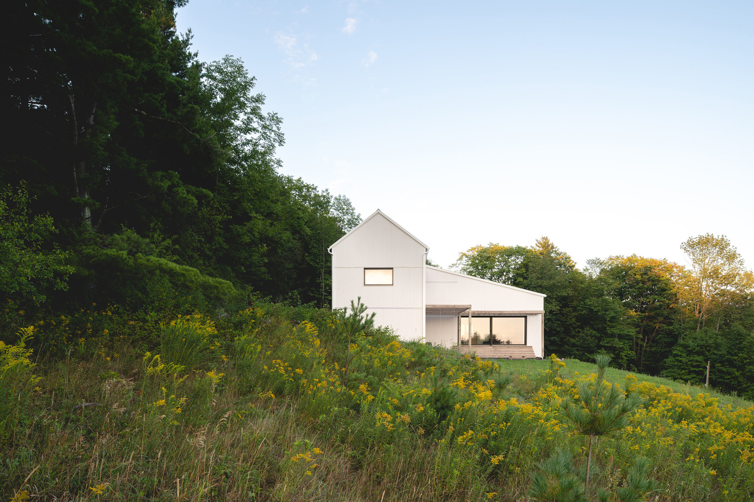 Reimagining the Saltbox: High-Performance Passive House Architecture in Québec