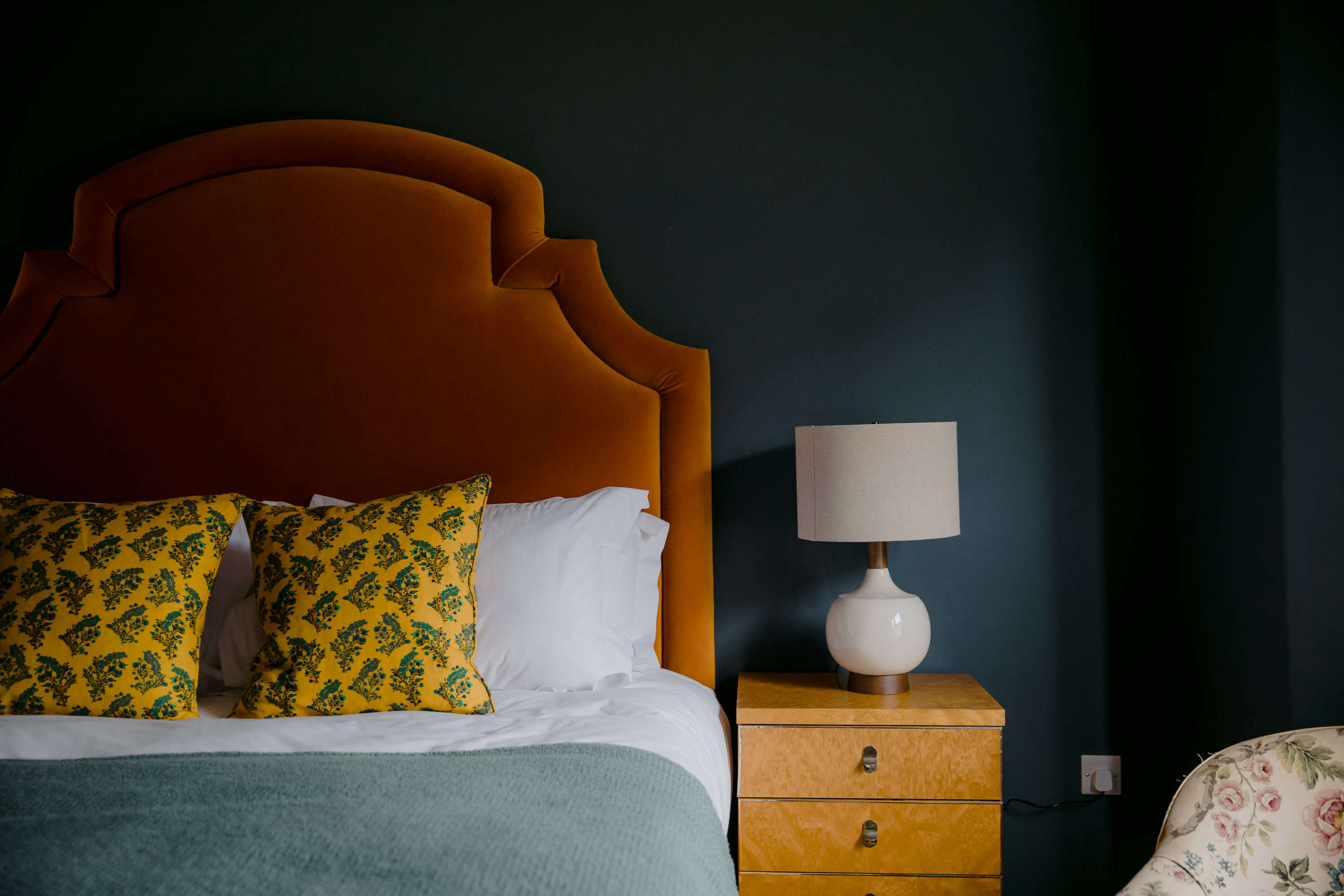 Transform Your Bedroom: 10 Best Upholstered Headboards for Ultimate Comfort in 2026