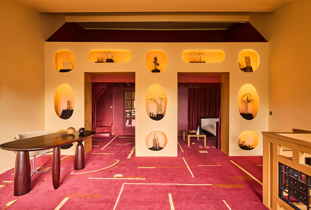 Mastering Hybrid Workspace Design: From Traditional Office to Curatorial Art Gallery