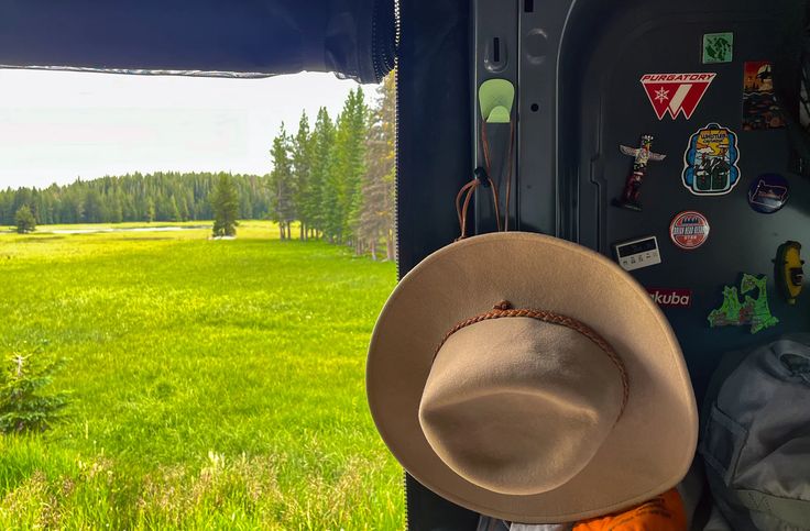 The Best High-End Adhesive Hooks: 5 Stylish Solutions for Modern Home Organization