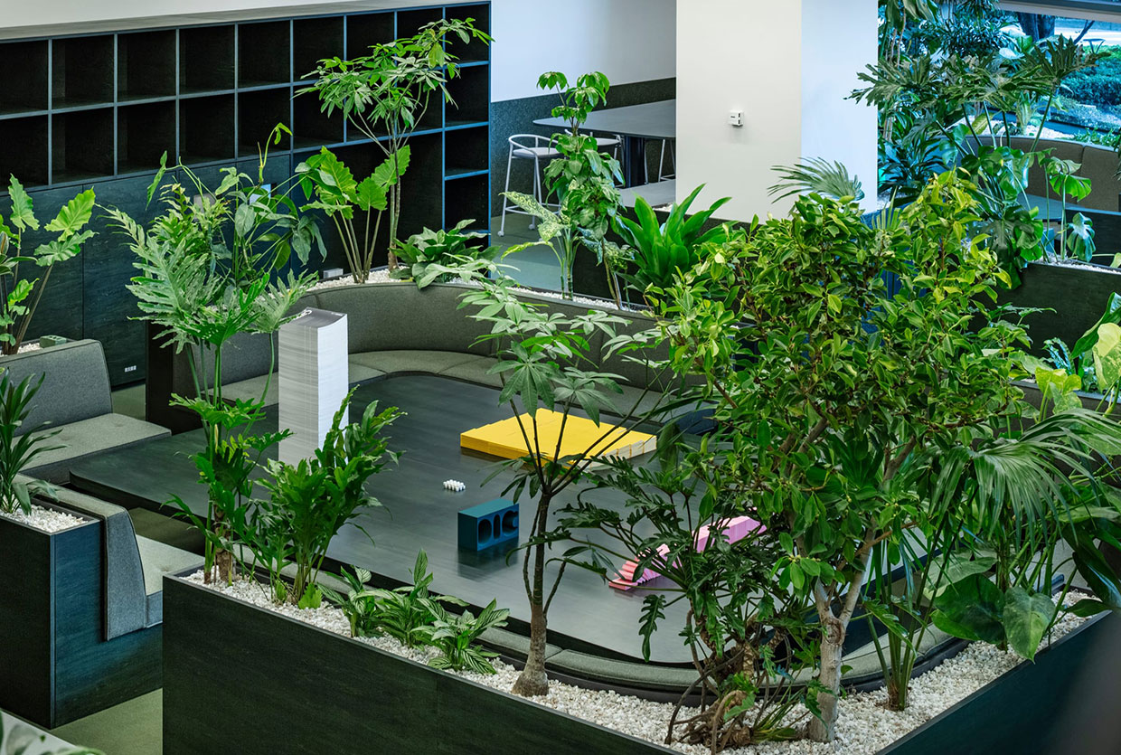 Can a Family Restaurant Layout Boost Creativity? Inside Kokuyo’s Innovative Tokyo HQ