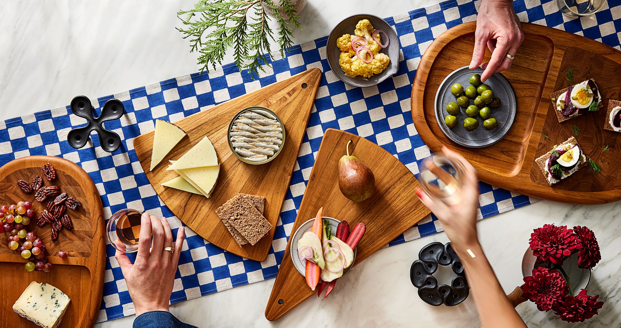 Mastering Mindful Hosting: 7 Expert Tips for a Sophisticated Alcohol-Free Celebration