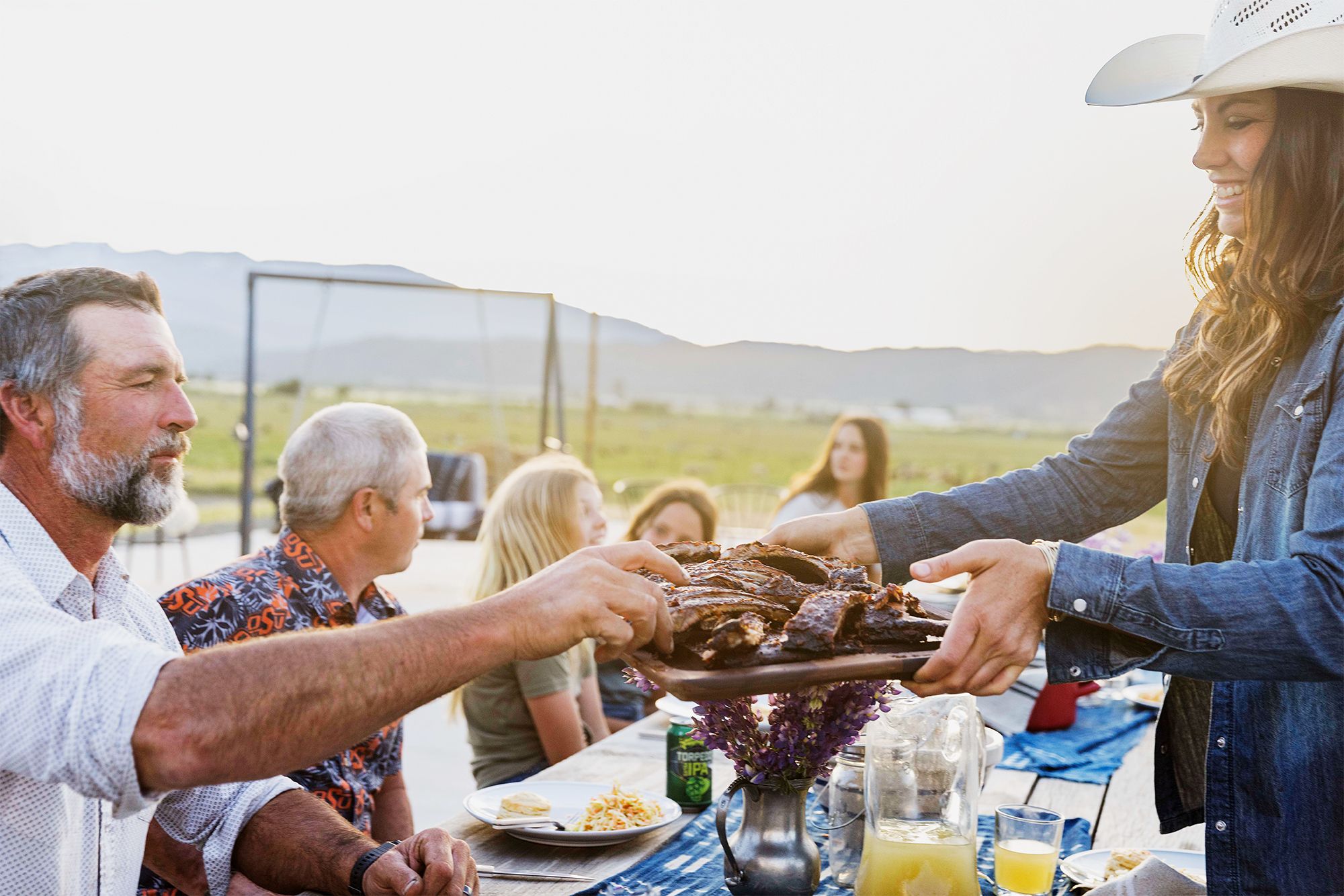 How to Host a Summer BBQ: 10 Expert Tips for the Ultimate Outdoor Oasis