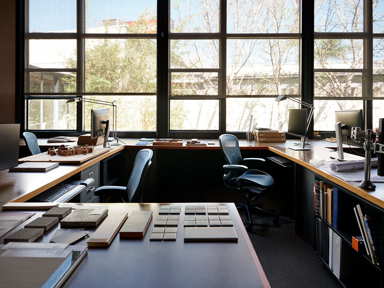 Aeron Chair: Why It Redefines Office Ergonomic Comfort