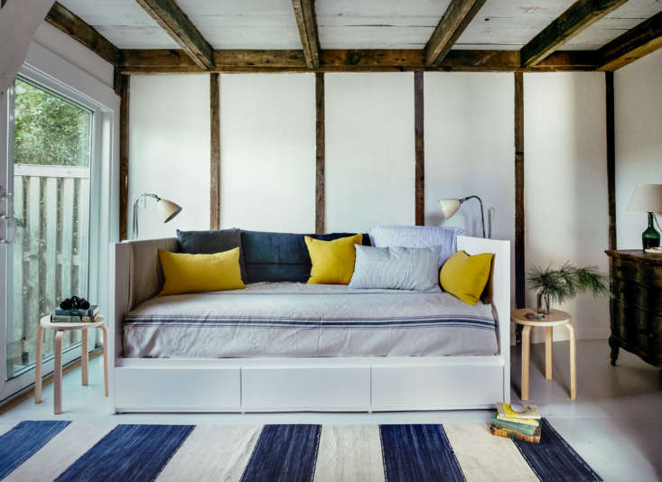 An Urban Green twin daybed in a Cape Cod guest cottage.