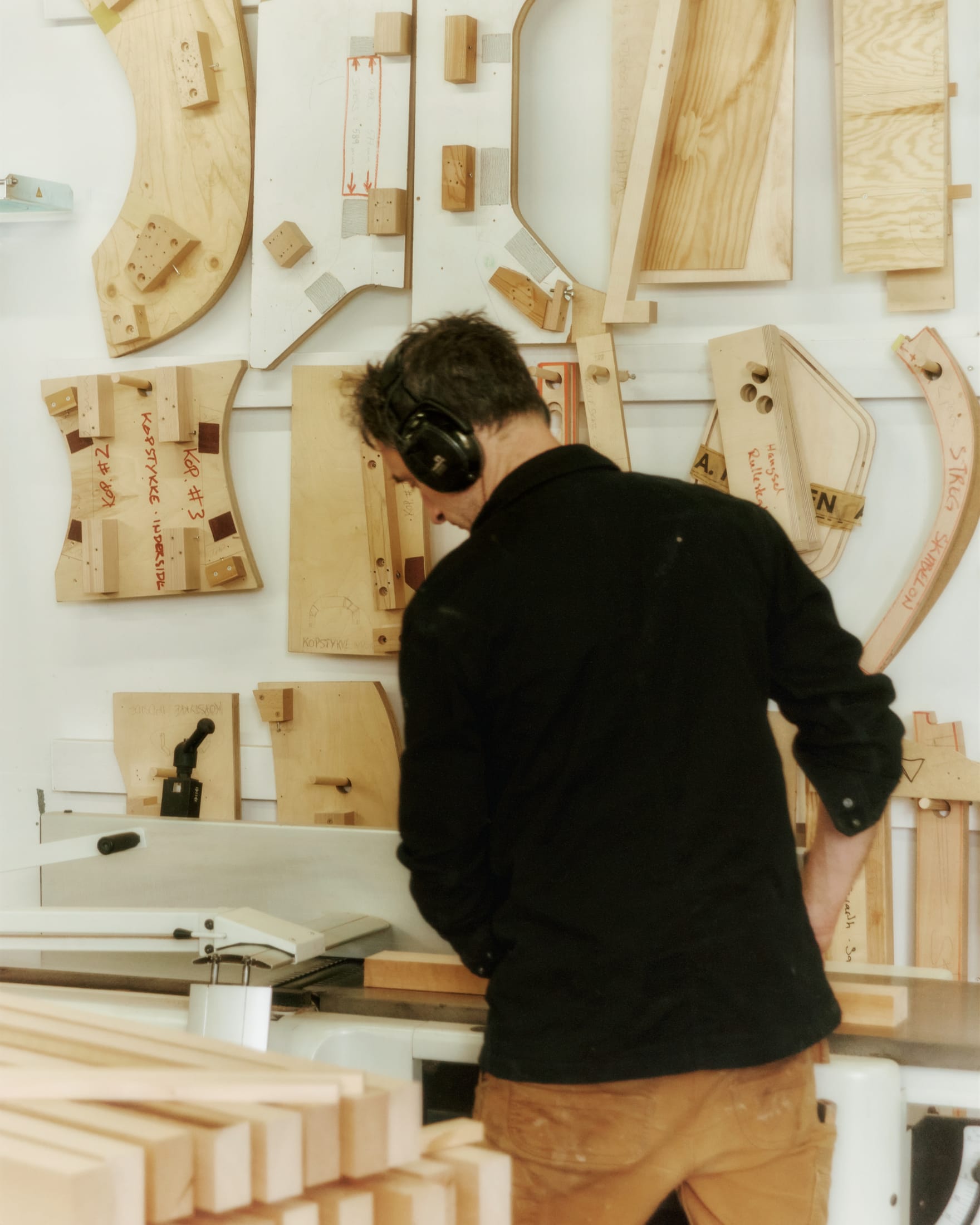 A front view of the Bench for Two highlighting the silk-screened concentric circle pattern.