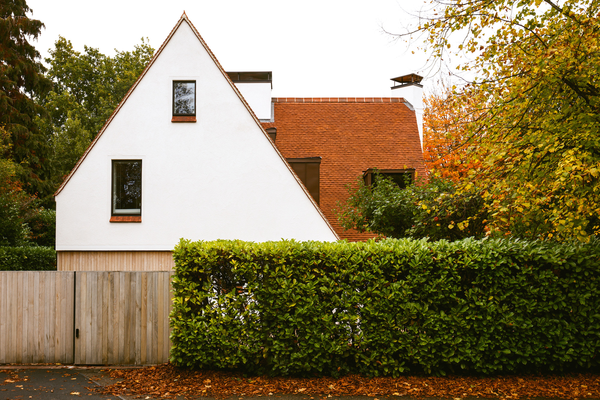 From Dated Bungalow to Arts and Crafts Masterpiece: A Sustainable Surrey Home Tour