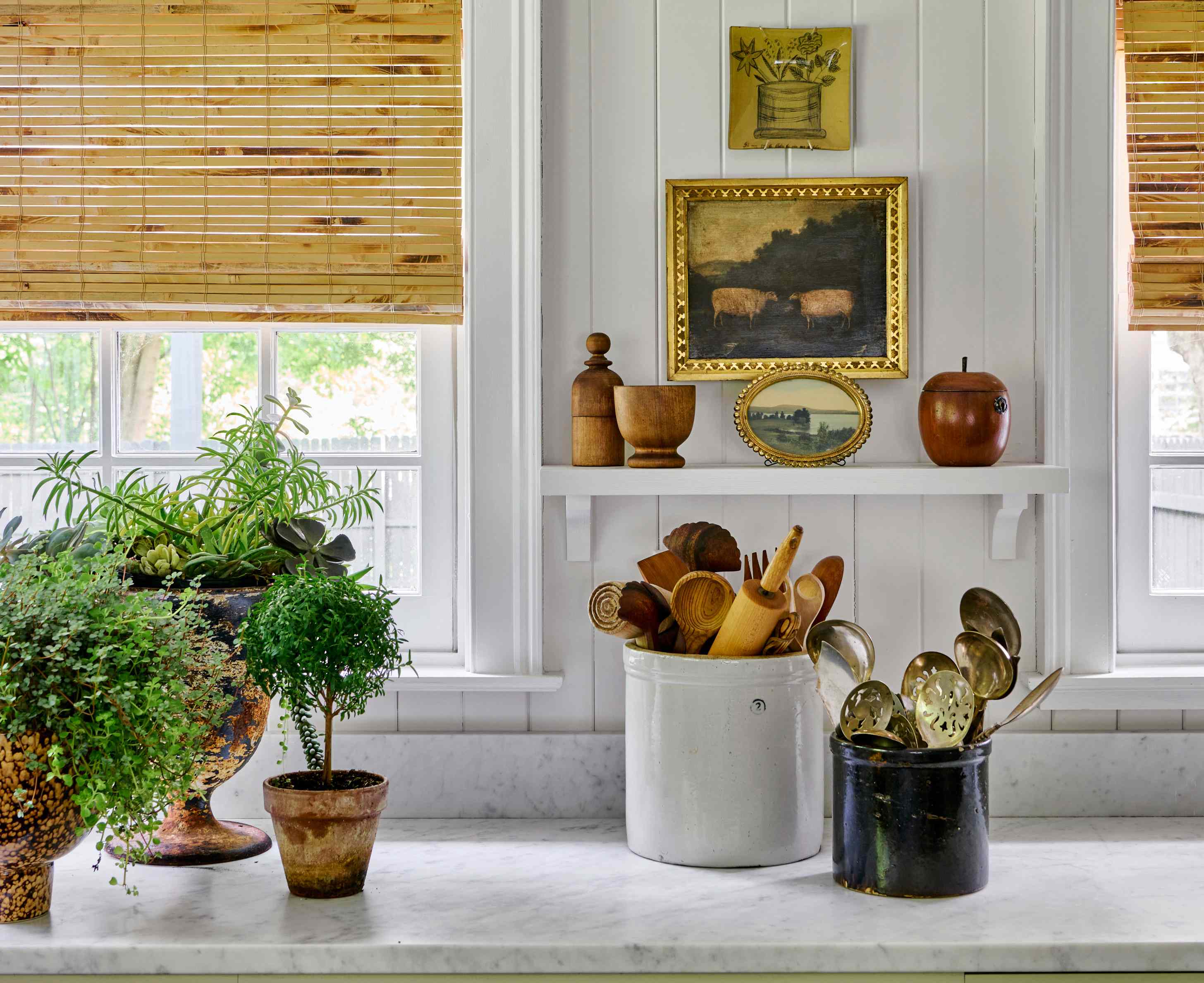 Best Vintage Kitchenware: 10 Durable Kitchen Finds