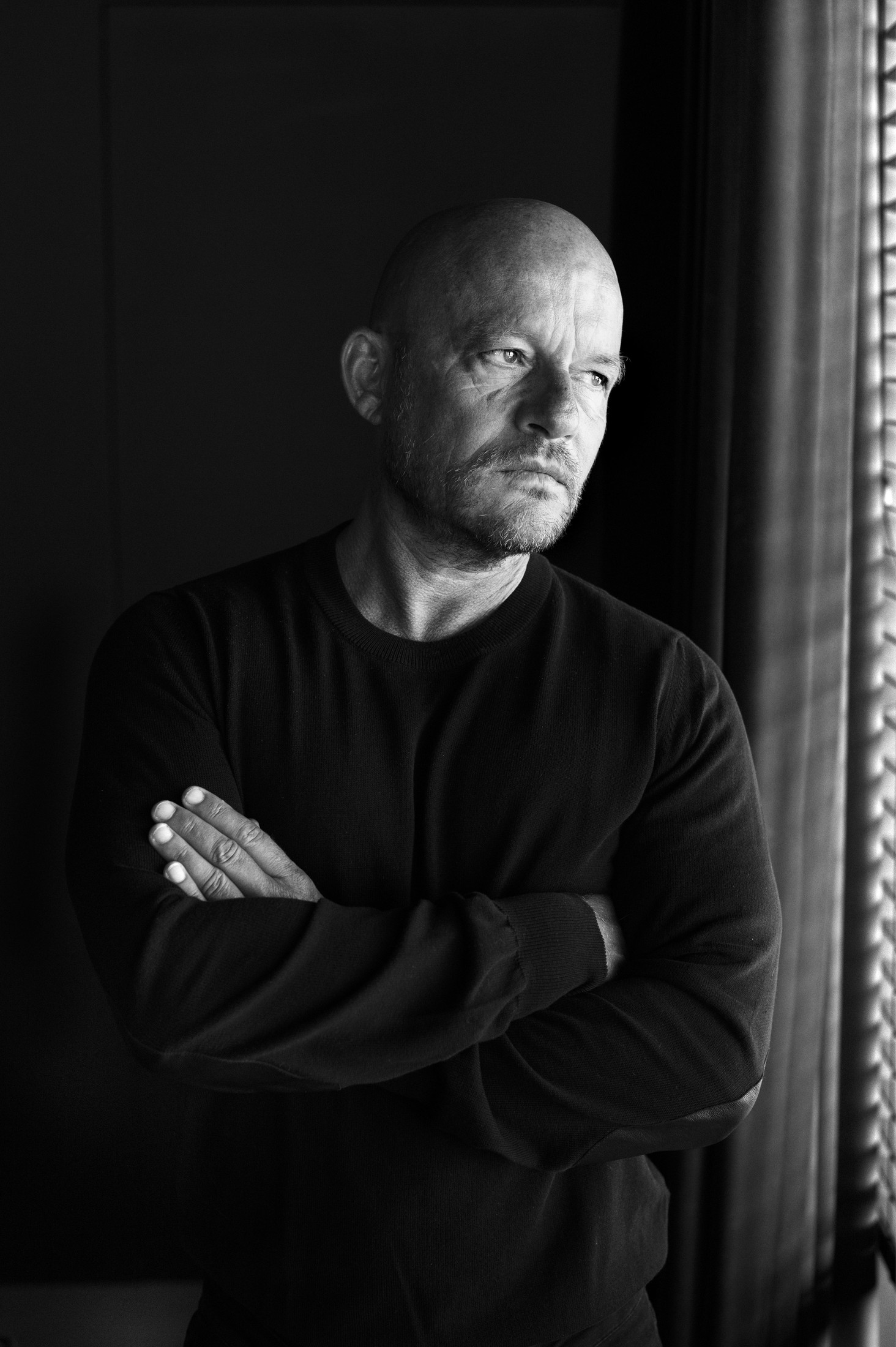 Representative imagery of Vincent Van Duysen's minimalist design language.