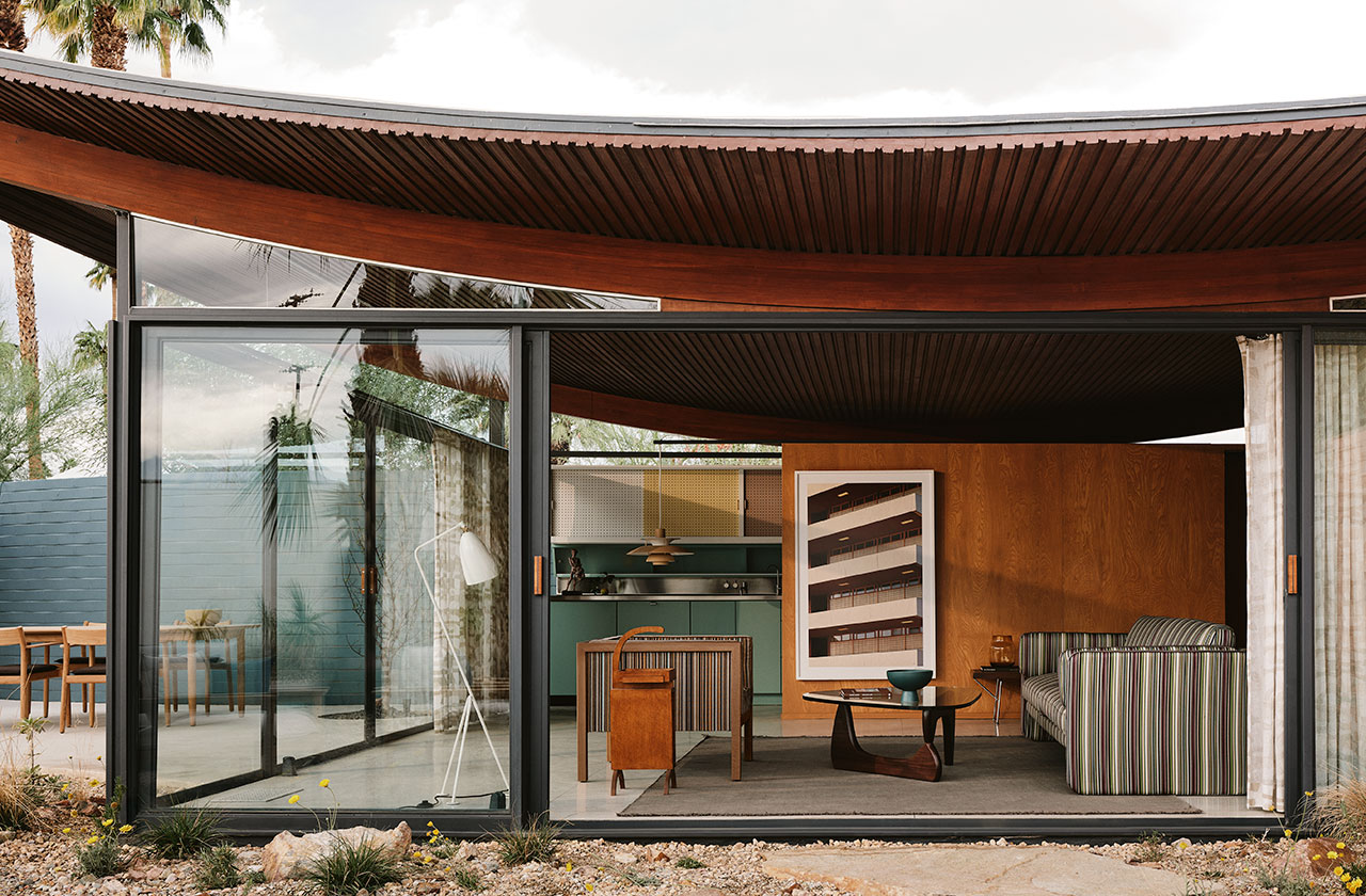 The Miles C. Bates Wave House: 1955 Mid-Century Icon Becomes a Modern Rental