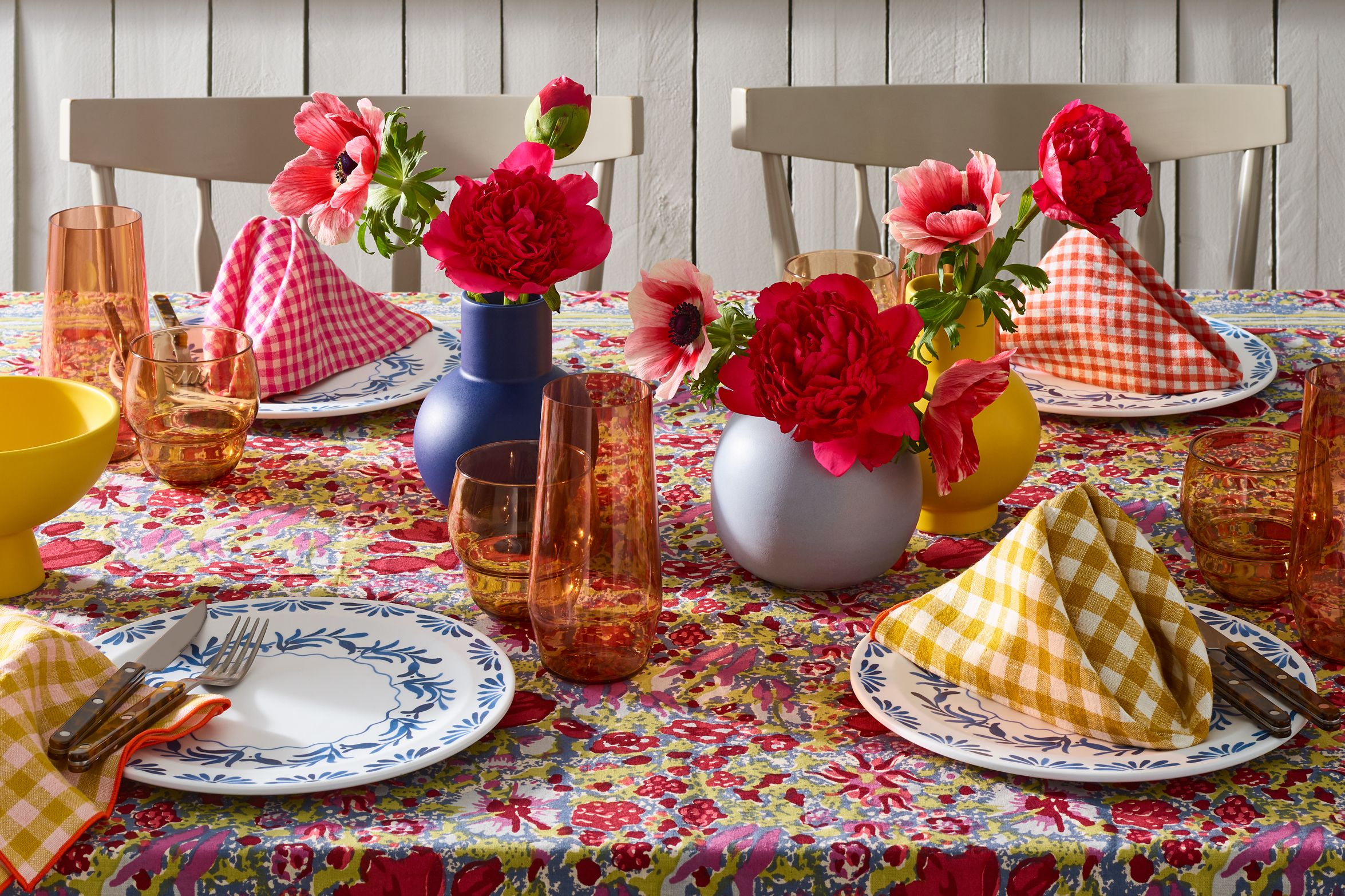 9 Best Melamine and Acrylic Tableware Sets for Summer Hosting 2024