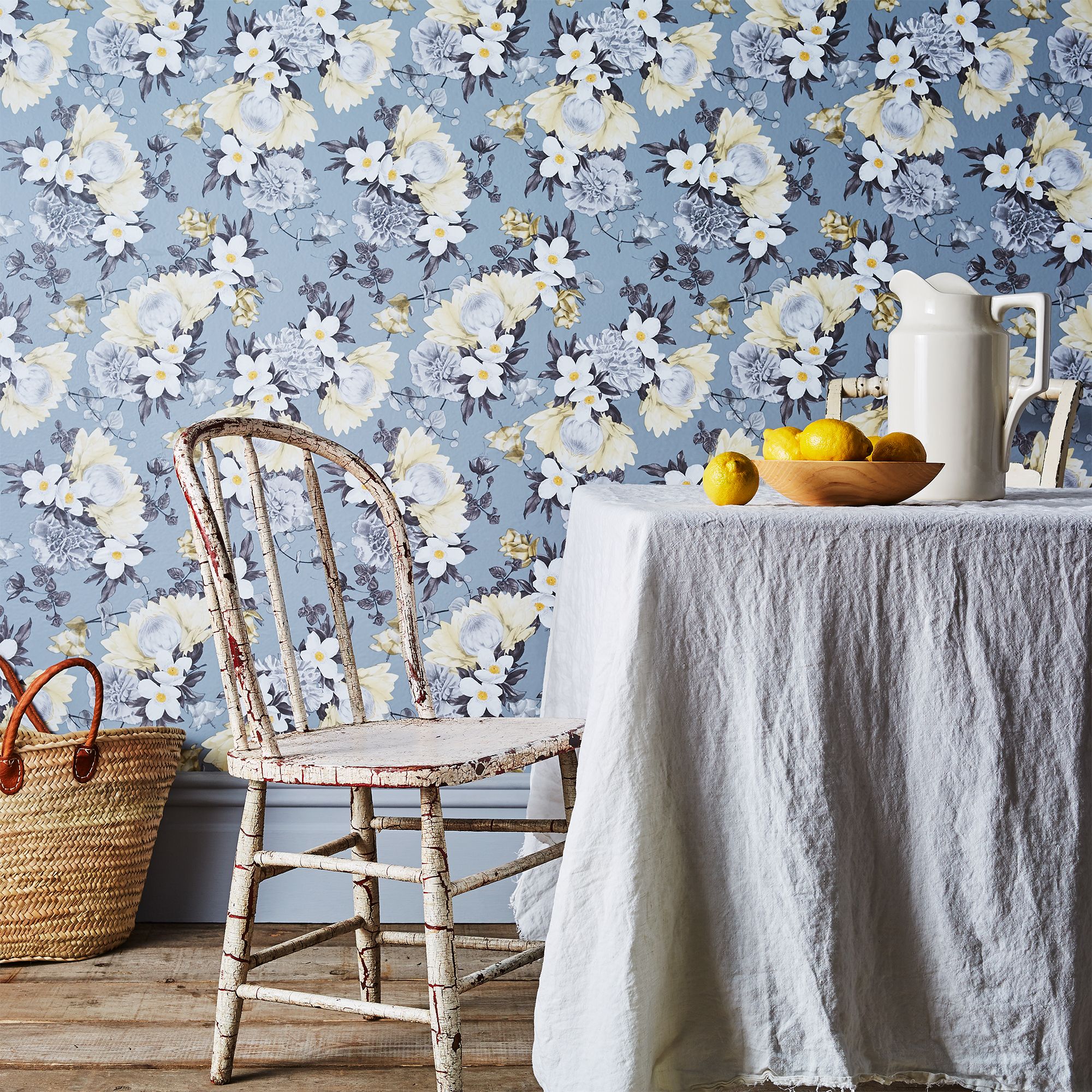 Mastering Bold Floral Wallpaper: 15+ Top Brand Picks & Expert Installation Tips