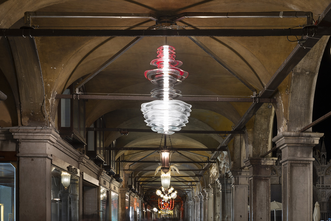 Luca Nichetto’s Profilo: Reimagining Luxury Murano Glass Lighting for 2026